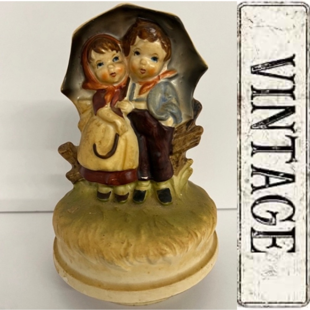 Vintage - Sankyo - Japan - Rare Boy and Girl Under Umbrella 1970s Music Box